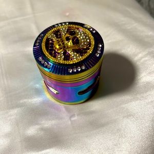Rainbow diamond skull 4 piece grinder - new no box
